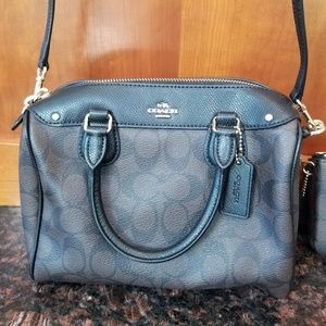 Coach crossbody purse with matching wallet